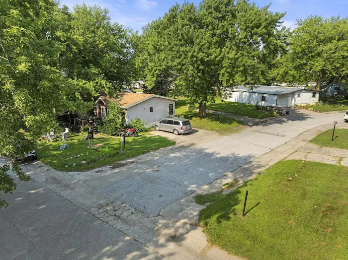 Oak Point Estates Picture 8