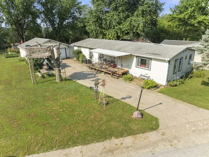 Oak Point Estates Picture 4