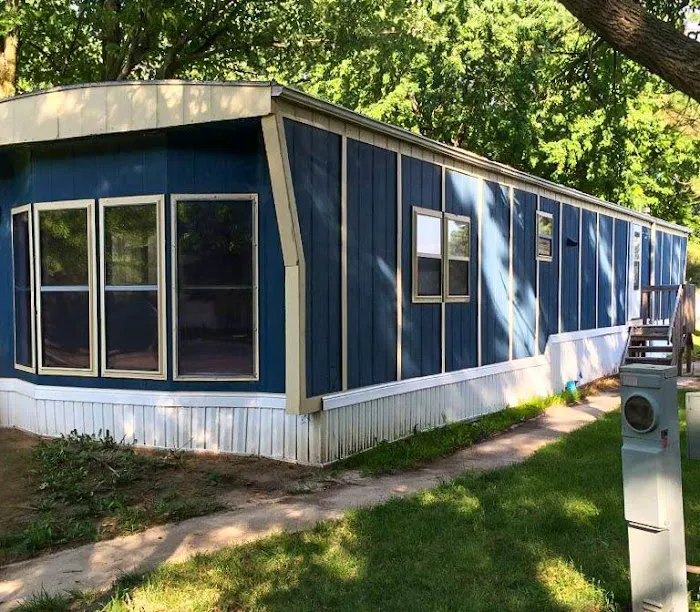 Twin Oaks Mobile Home and RV Park Picture 2