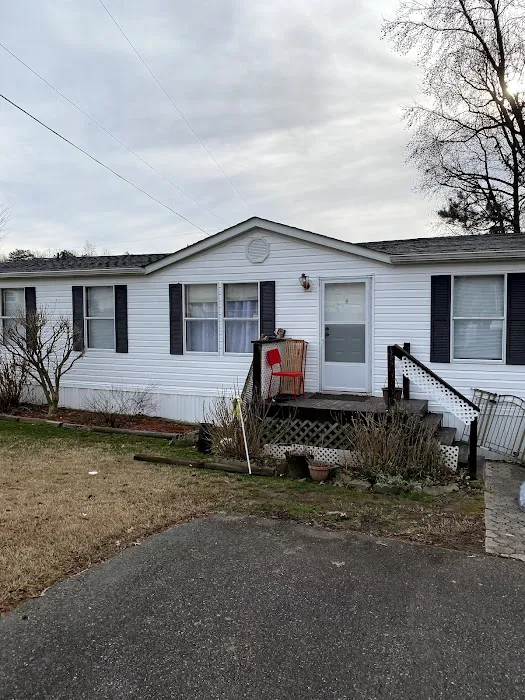 Suburban Mobile Village Picture 9