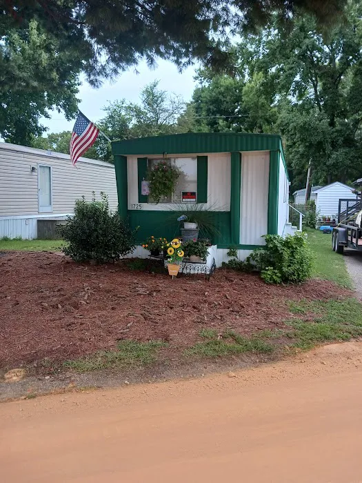Suburban Mobile Village Picture 6