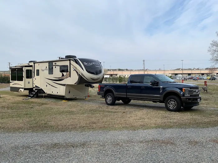 Richmond Family, Morale, Welfare and Recreation RV Camp Picture 8
