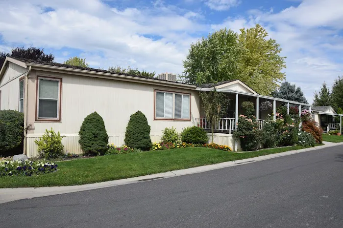 Crescentwood Village Manufactured Home Community Picture 1