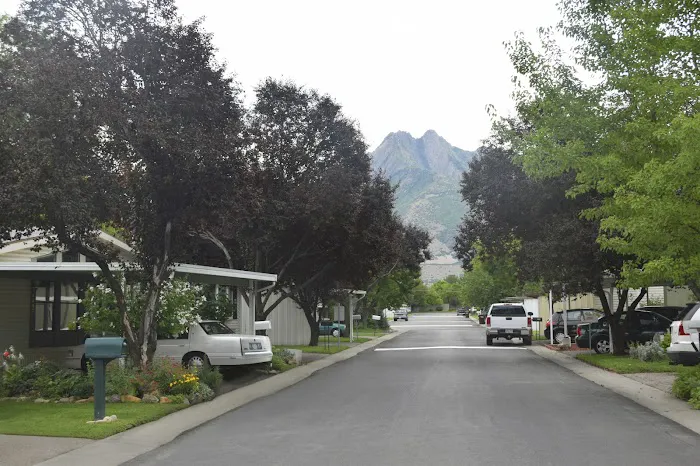 Country Club Estates Manufactured Home Community Picture 8