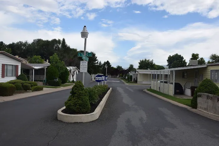 Country Club Estates Manufactured Home Community Picture 3