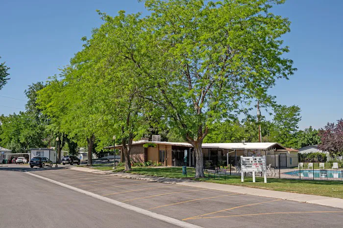 Cottonwood Coves MHC Picture 2