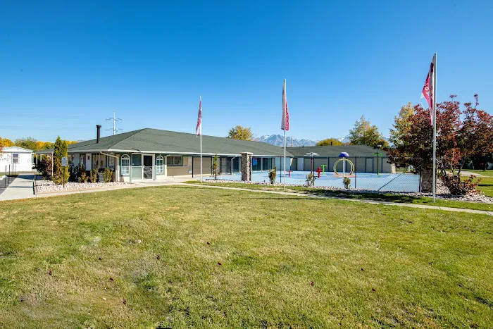 Meadowbrook Village Mobile Home Park Picture 9