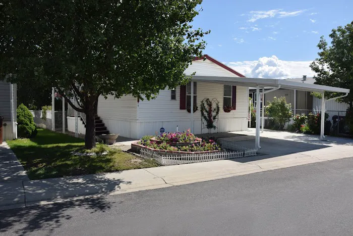 Riverside Manufactured Home Community Picture 7