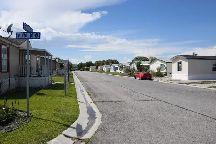 Kopper View Manufactured Home Community Picture 3