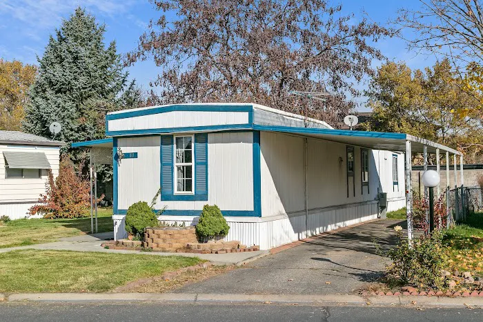 Bonneville Gardens Picture 2