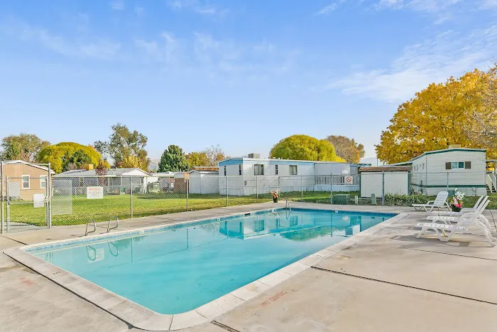 Bonneville Gardens Picture 10