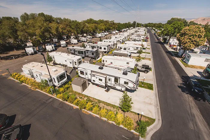 Camp VIP RV Park Picture 5