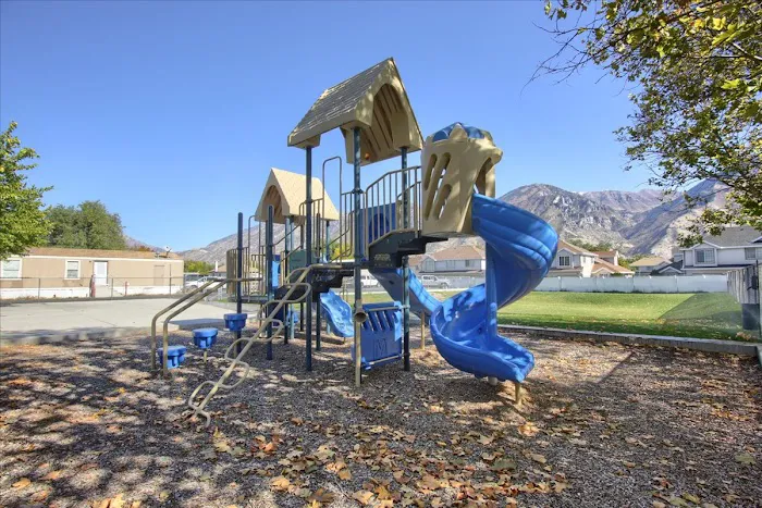 Crestline Mobile Estates Picture 10