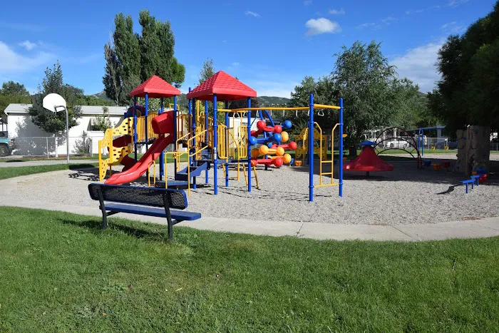 Camelot Manufactured Home Community Picture 6