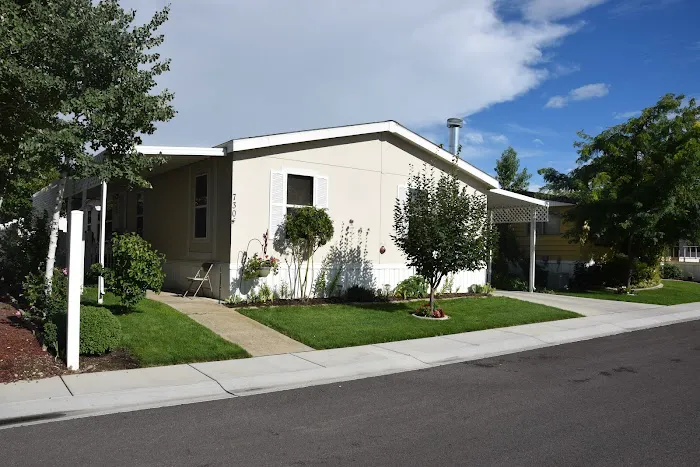 Camelot Manufactured Home Community Picture 2