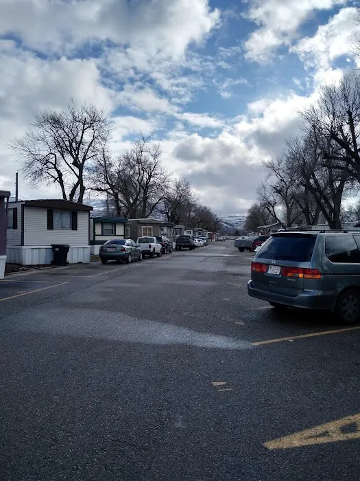 Colonial Woods II Mobile Home Park Picture 7