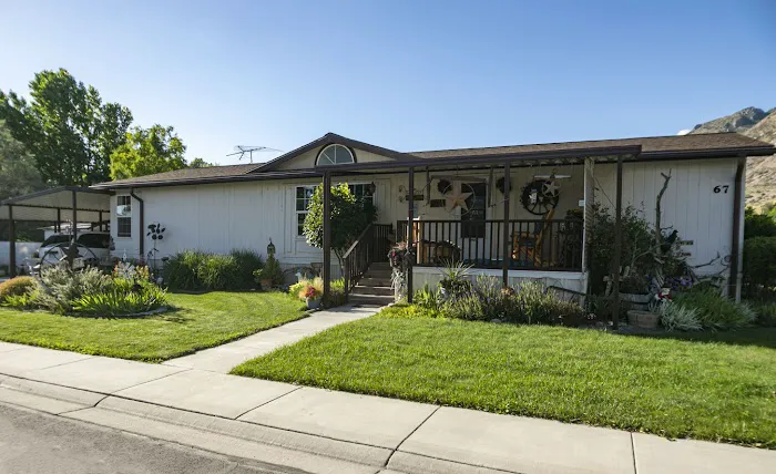 Oakbrook Crest, manufactured home community Picture 6