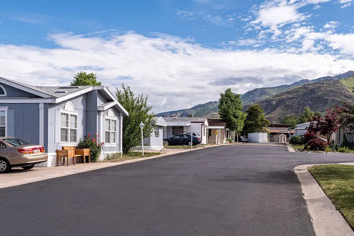 Apple Acres Picture 7