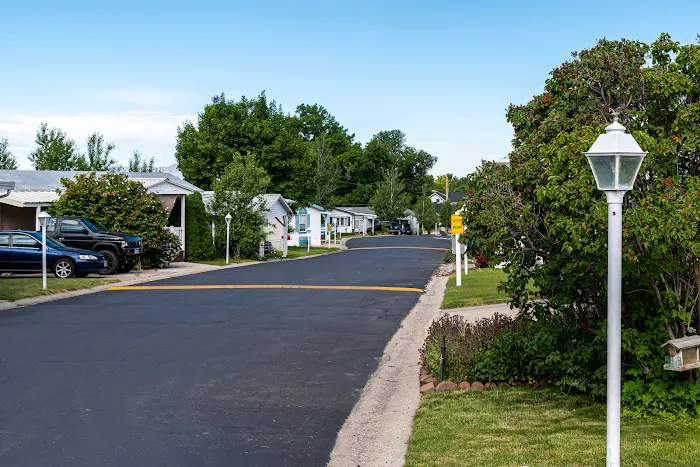 Apple Acres Picture 3