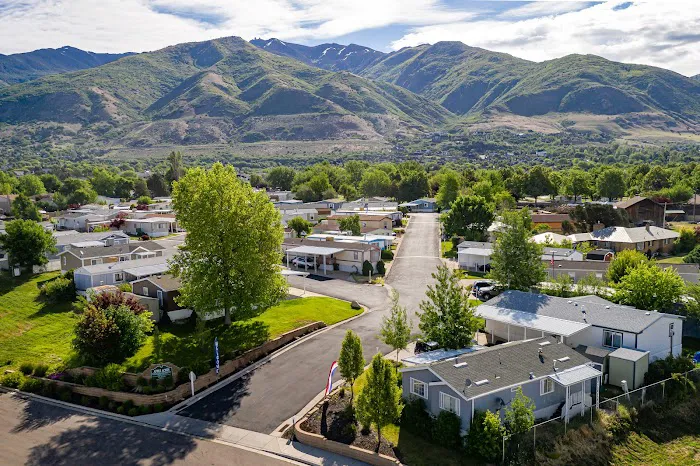 Apple Acres Picture 6