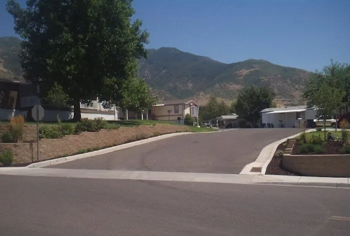 Apple Acres Picture 5