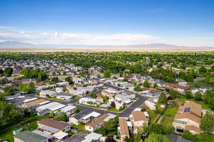 Apple Acres Picture 8