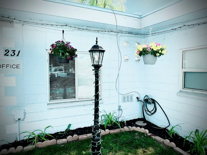 Circle L Manufactured Home Community Picture 4