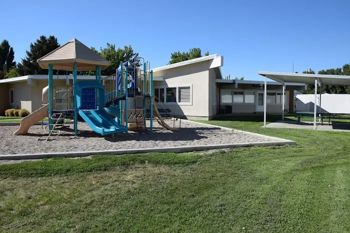 Riverdale Manufactured Home Community Picture 7