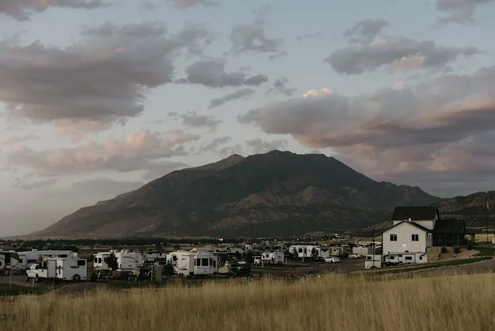 Rollin' Home RV Park Picture 10