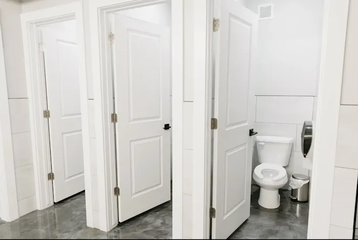 Rollin' Home RV Park Picture 5