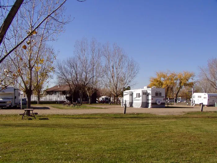 Century Mobile Home & RV Park Picture 10