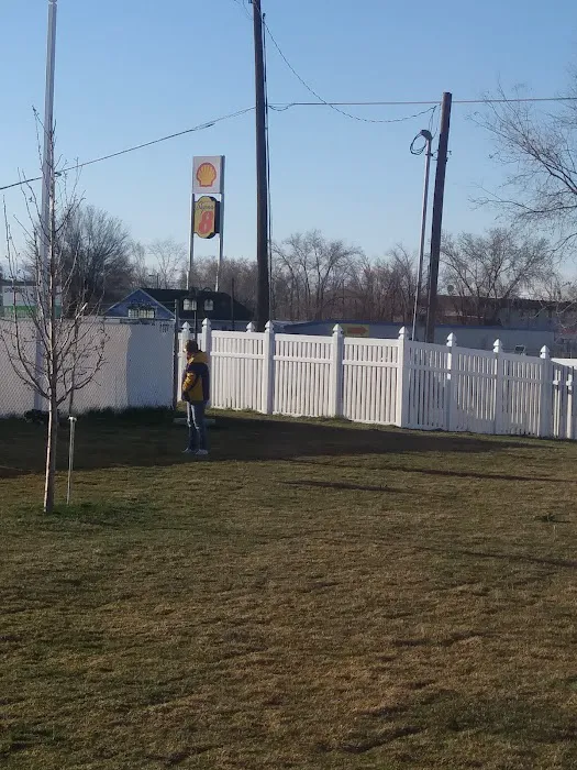 Century Mobile Home & RV Park Picture 4