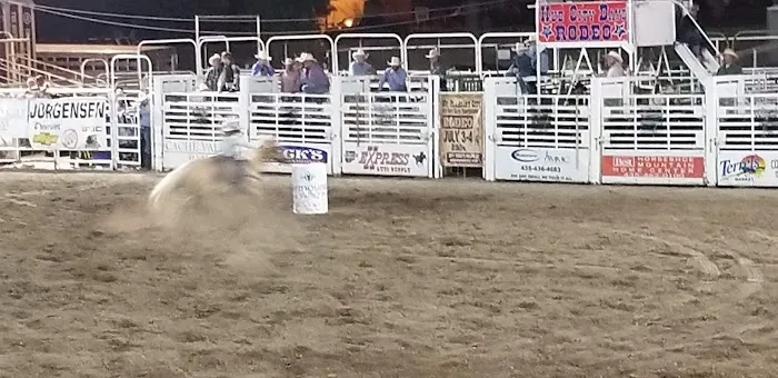 Carter's RV Park Picture 2