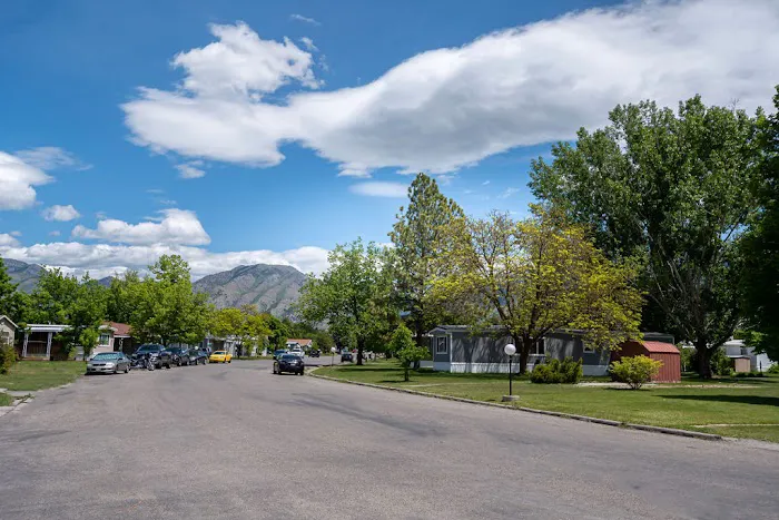 Palatial Living Picture 10