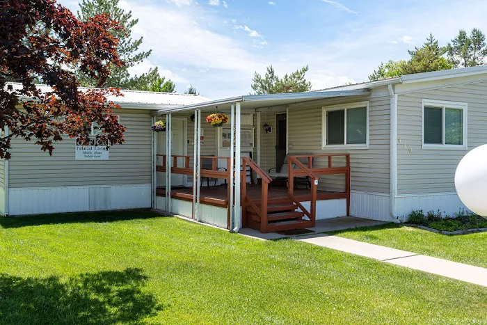 Palatial Living Picture 4