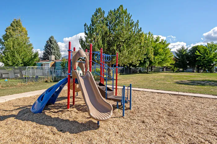 Cinnamon Ridge Mobile Home Community Picture 2