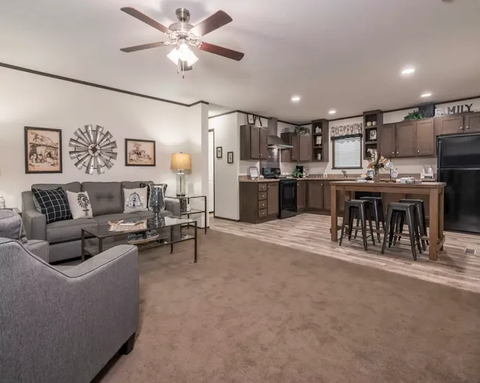 Holiday Estates Mobile Home Community Picture 9