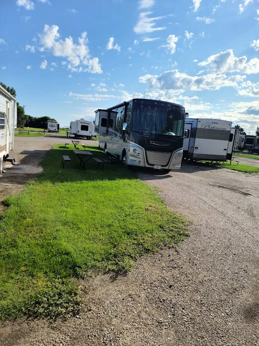 A Prairie Breeze RV Park Picture 9