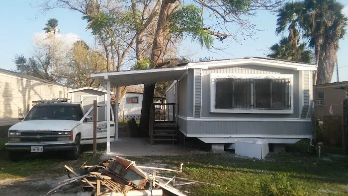 Royal Poinciana Family Park Picture 3