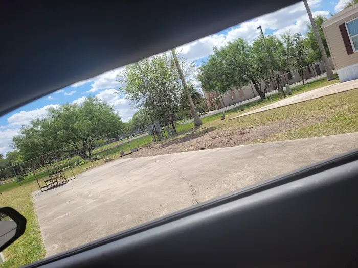 Gulf Breeze Manufactured Home Community Picture 8