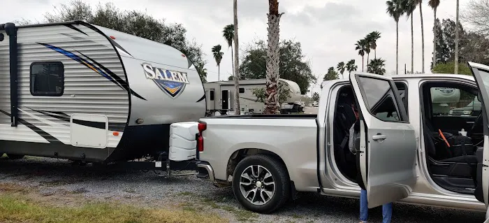 Sunset Palms RV & Mobile Home Park Picture 4