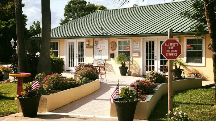 Sunset Palms RV & Mobile Home Park Picture 8