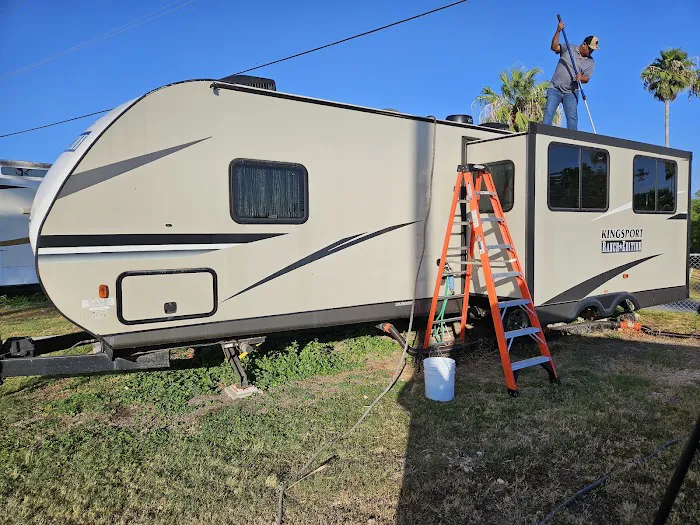 Four Seasons RV Resort | Brownsville Texas Picture 9