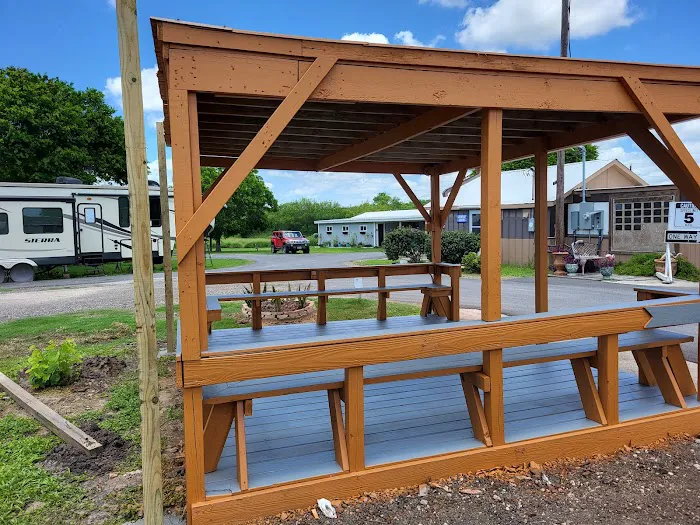 Rod N Reel RV Court Picture 1