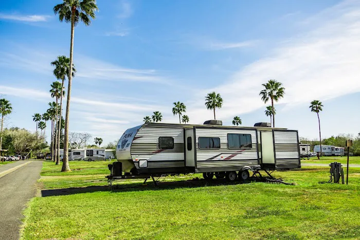 Pan American Mobile Home & RV Park Picture 4