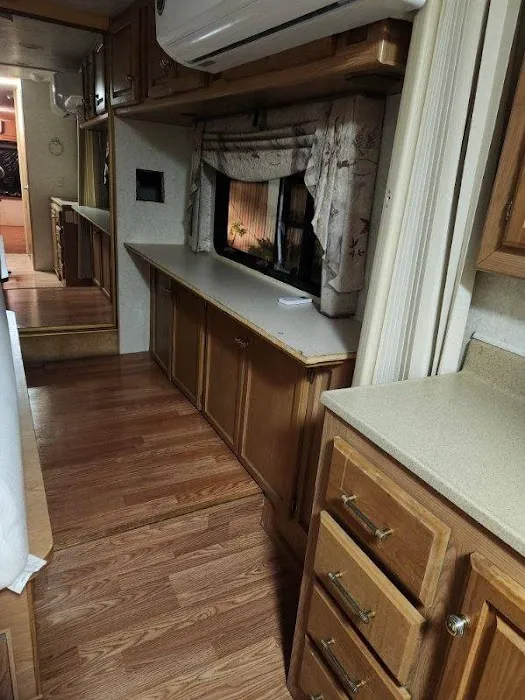 Garden Park-Family RV & Mobile Home Park Picture 1