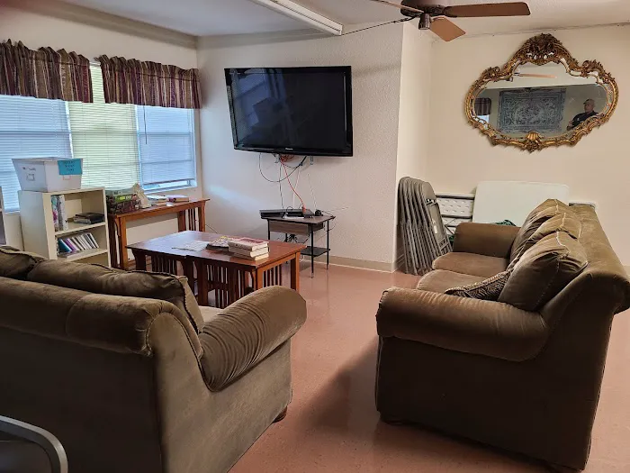 Tropical Trail Mobile Home-Rv Picture 2