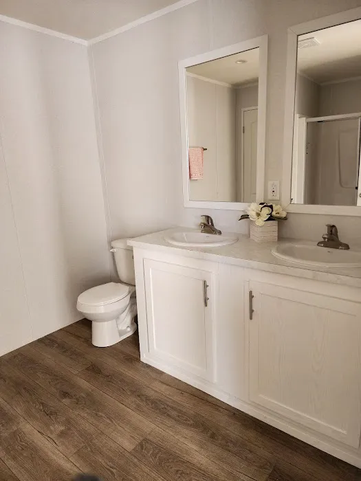 Tropics Mobile Home Community Picture 5