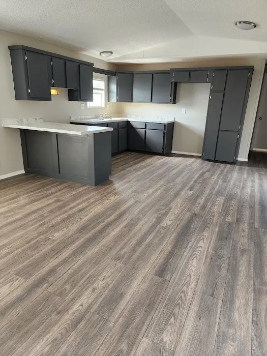 Tropics Mobile Home Community Picture 6