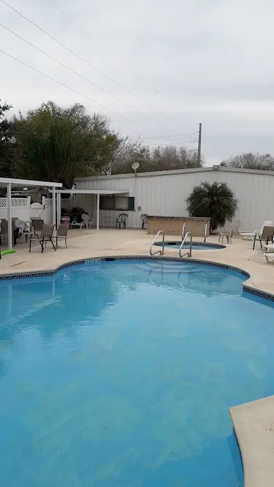 Dixieland Mobile Home & RV Pk Picture 5